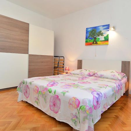 Apartments Gracijano 1724 Ližnjan Kültér fotó