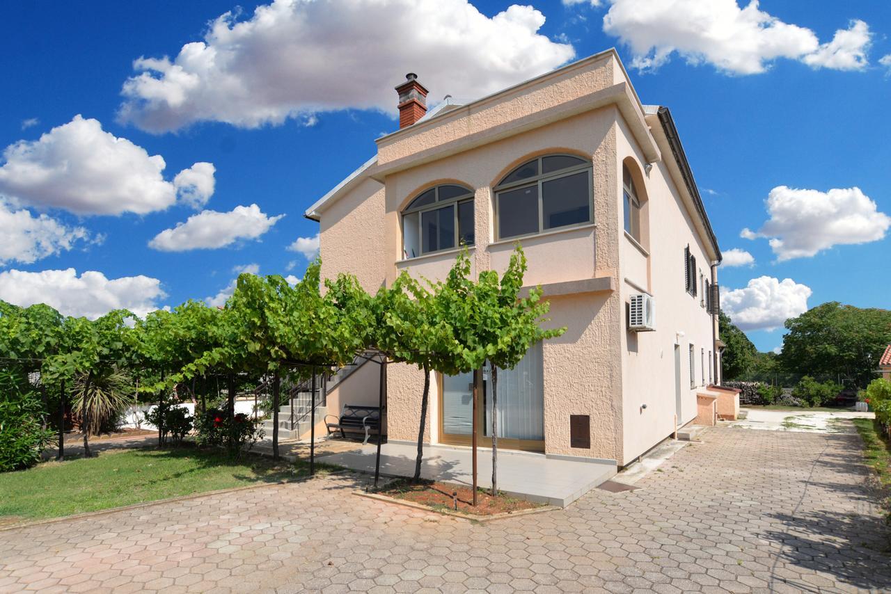 Apartments Gracijano 1724 Ližnjan Kültér fotó