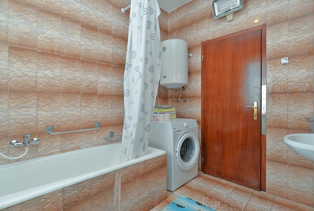 Apartments Gracijano 1724 Ližnjan Kültér fotó