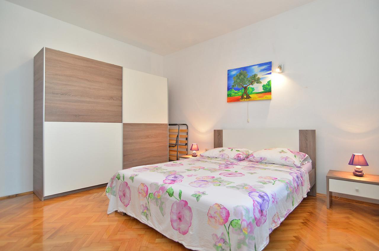 Apartments Gracijano 1724 Ližnjan Kültér fotó