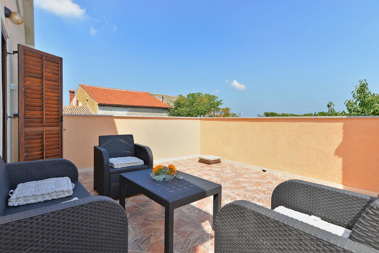 Apartments Gracijano 1724 Ližnjan Kültér fotó
