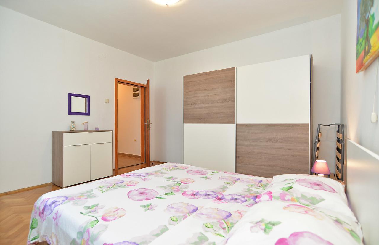 Apartments Gracijano 1724 Ližnjan Kültér fotó